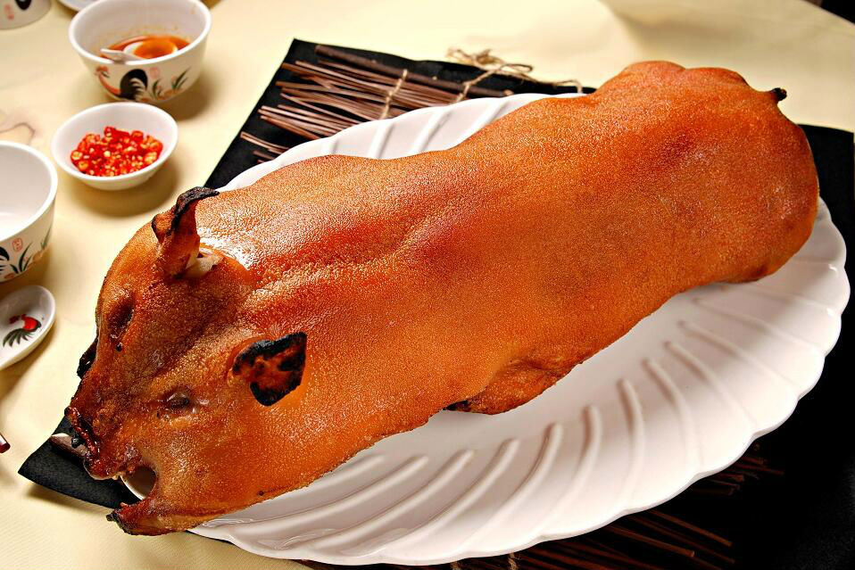 饕餮港味|地道！仅仅火山石烧乳猪就能让你垂涎