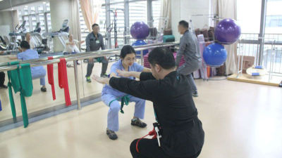 厉害了！深圳这家医院给病人开了个健身房