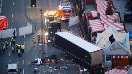 德国柏林卡车恐袭案嫌犯遭枪击身亡