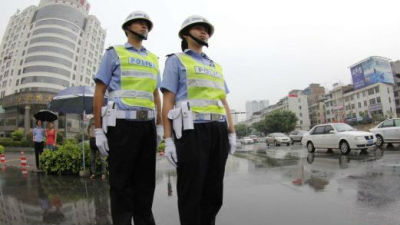 深圳警方多措并举 全力确保节日安全
