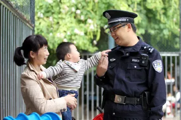 熊海：耐心果敢的好警长