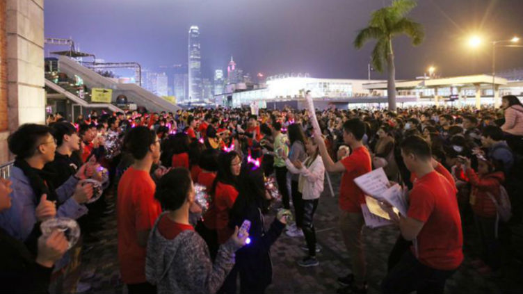 欢度平安夜 香港愈夜愈精彩