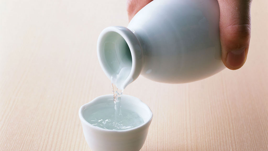 高端白酒价格全面上涨 茅台零售价逼近1200元