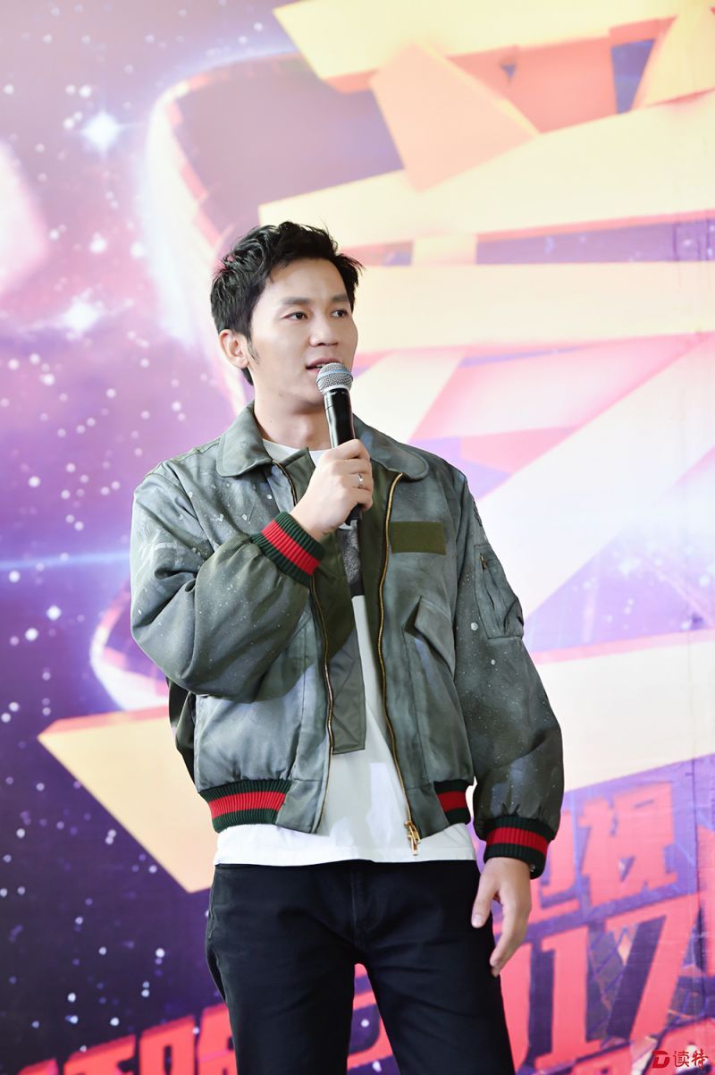 李晨