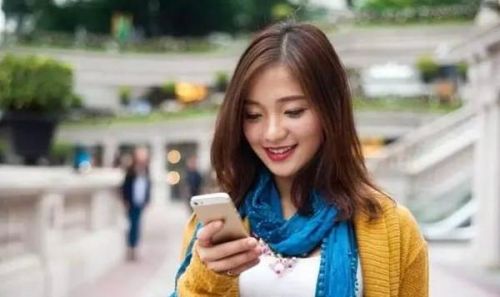 拜年短信连续三年下滑 网络微信贺年成主流