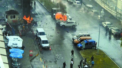 土耳其再遭汽车炸弹袭击10余人死伤 一嫌犯在逃
