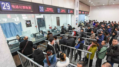 铁路出行高峰提前到来 东站7趟临客全部开行
