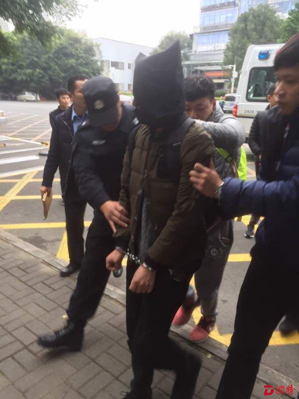 嫌疑人被押解回深