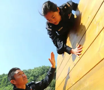 王飞&刘淑梅：相知相守在警营