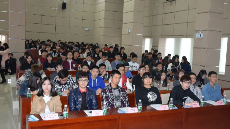 社区在读大学生为福海街道出谋划策