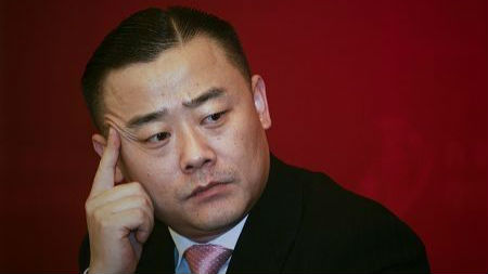 周立波保释后首发博致歉:法律将还我清白