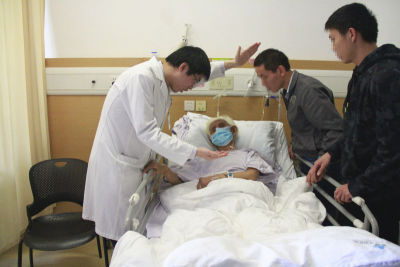 83岁阿婆脑血栓昏迷 港大医院是这么救治她的