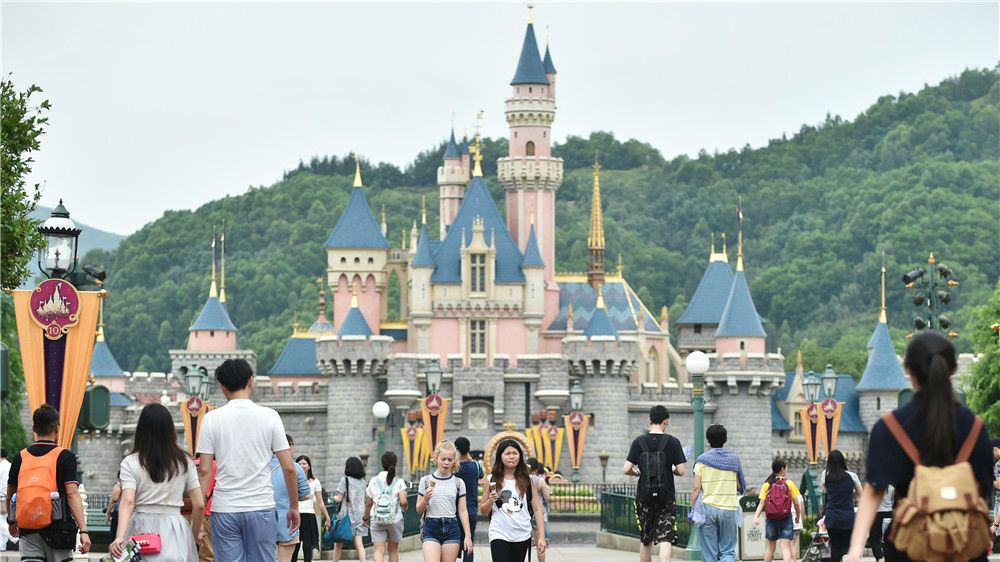 访港旅客止跌回升 港旅游业