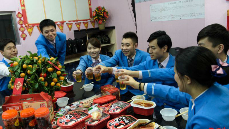 这8位地铁司机提前吃上“年夜饭”？原来……