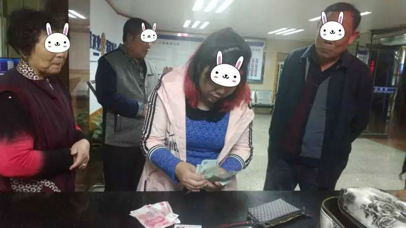 福田好心人真多！现金苹果电脑都诱惑不了