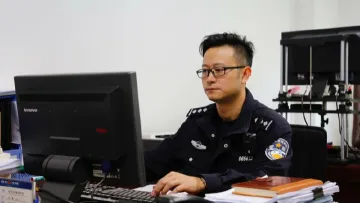 李聪：让警徽在头顶更闪耀