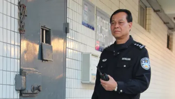 梁飞雄：上班尽责做事 下班陪好家人