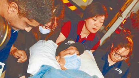 刘德华不忍妻子奔波 申请出院遭医生拒绝