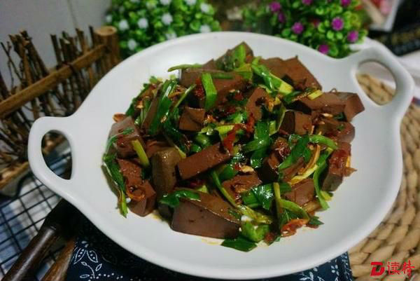 两种食物一起炒，下饭补血两不误