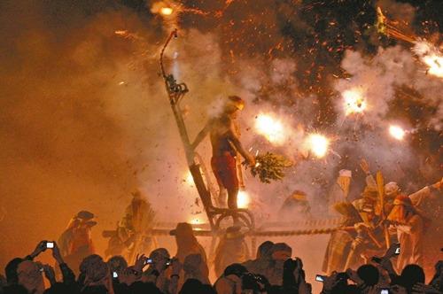 台东元宵民俗“炮炸寒单爷”10日起热闹登场