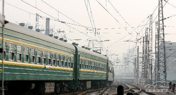 10万元挎包在车站待了18天，结局是……