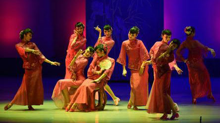 香港春晚：别具一格中国年味儿