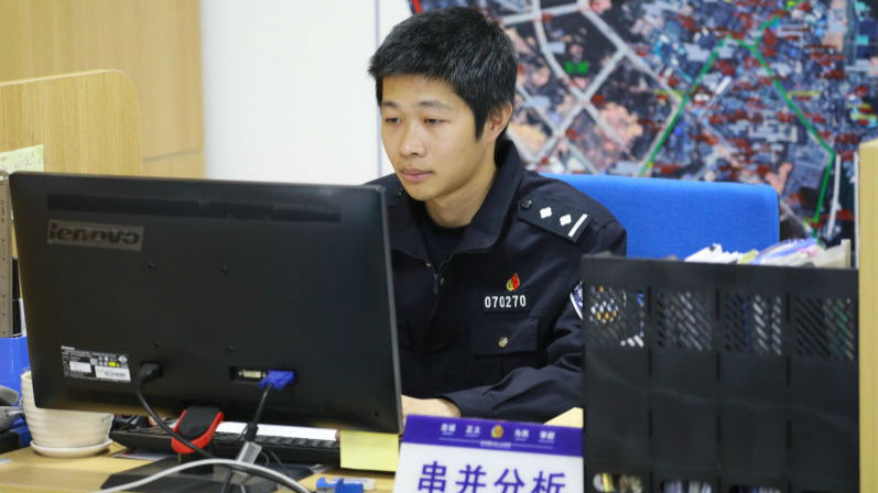 董志文：专注于显示屏前的80后“神探”