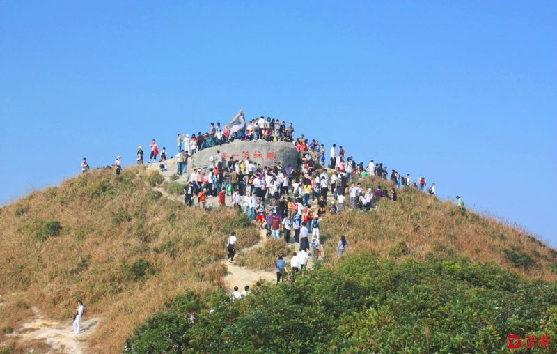 登梧桐山要注意安全，去年36人迷路走失获救