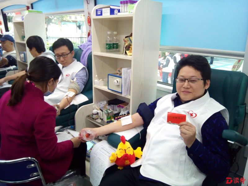 暖！深圳男护士护理志愿服务队集体献血