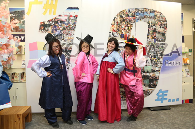 我们都来祝贺韩国文化展示厅KOREA PLAZA十周年生日快乐！_副本