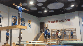 符合国际泳联标准的4快跳板藏在宝安的一所学校