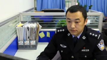 郑文龙：龙腾虎跃侦查线 忘我奋战结硕果