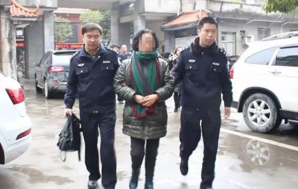 女子造谣张家界索桥断裂 警方辗转千里抓获