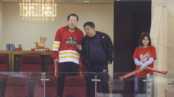英达首发声：没洗钱没被捕 望国人支持！