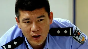董晓飞：视频追踪智擒伪装劫匪