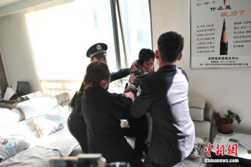 最高法：不得将未成年人纳入“老赖”名单 