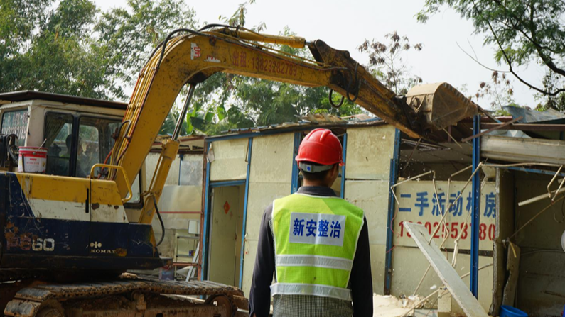 宝安10街道统一行动 拆除20宗违建面积