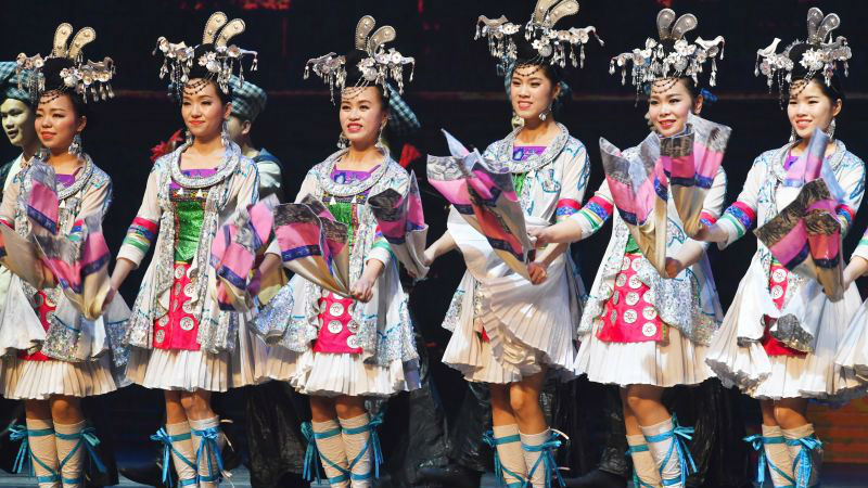 《多彩贵州风》巡演活动暨毕节旅游推介会在深举行