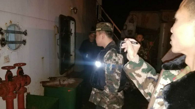 船员罕见海上发狂  海警星夜登船救助