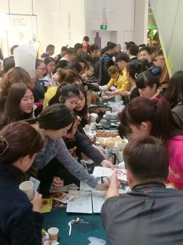 美食天下|火爆的美食嘉年华来袭！美食云集，深圳吃货们大饱口福