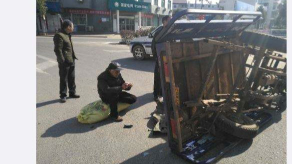 老人遇车祸拒赔偿 安慰司机“我不讹你们钱” 