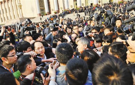 全国两会引热议 市民群众说期盼
