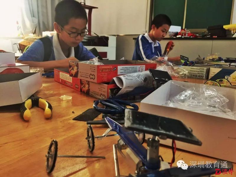 未来教室已经成为学生们无限可能的开源空间