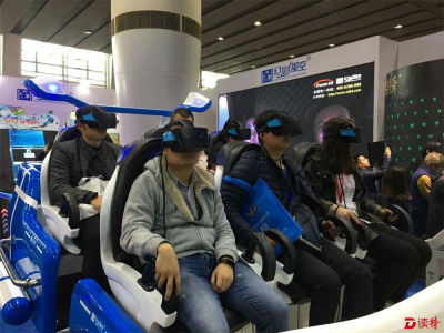 酷炫！戴上VR头盔开启一场说走就走的旅行