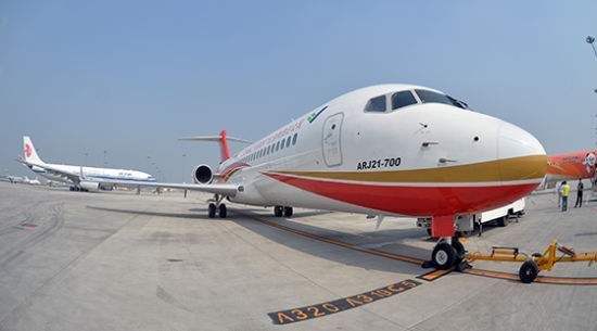 中国自主飞机ARJ21首次在青藏高原试飞成功