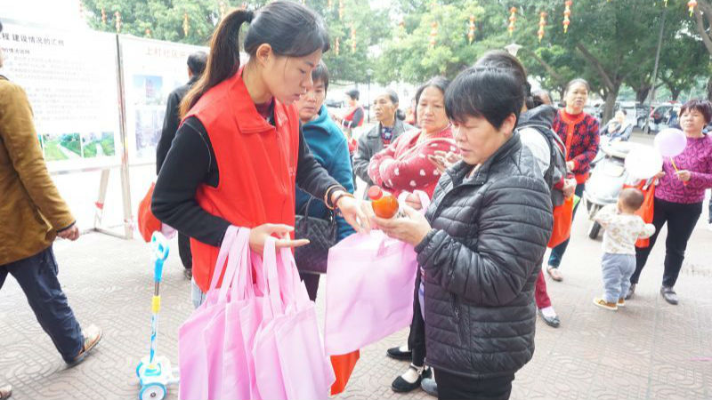公明党员流动u站助力城市品质提升