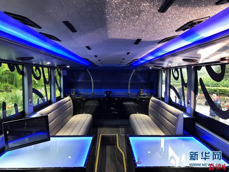 香港：水晶巴士餐厅面世