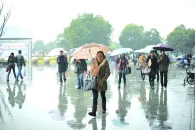 中国气象局局长刘雅鸣：初步预测今年降雨“南多北少”