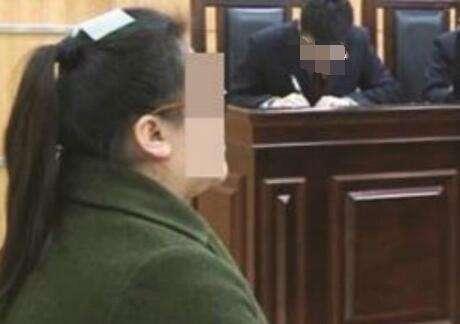 19岁少女月薪两千 挪132万公款打赏男主播