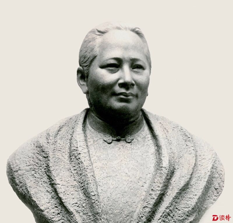 乔红雕塑作品《宋庆龄》